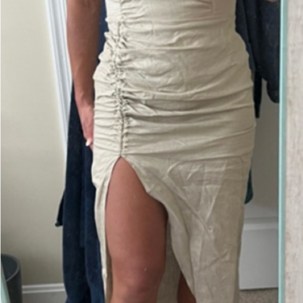 Beautiful dress by Rumer. - Picture 4 of 10